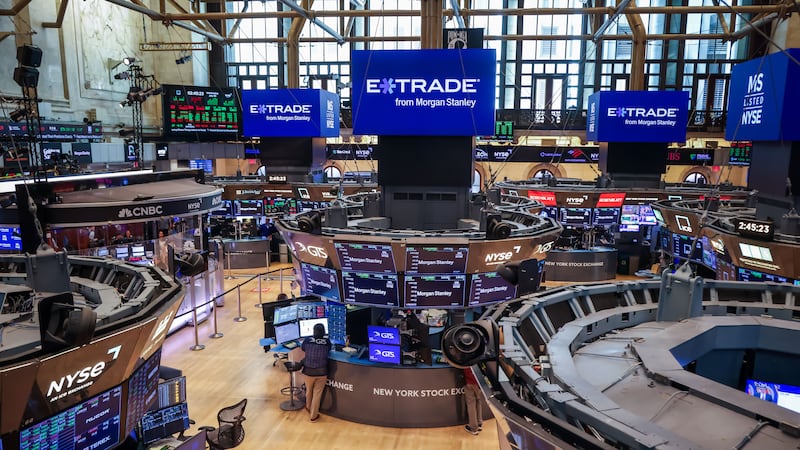 Wall Street cierra con números mixtos en primer día de operaciones de 2026