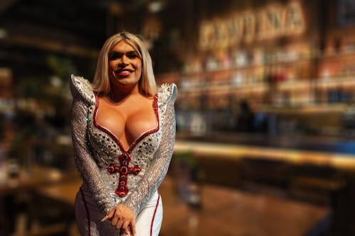 ‘La Lokaa’: Así es la cantina de Wendy Guevara frente al Ángel de la Independencia