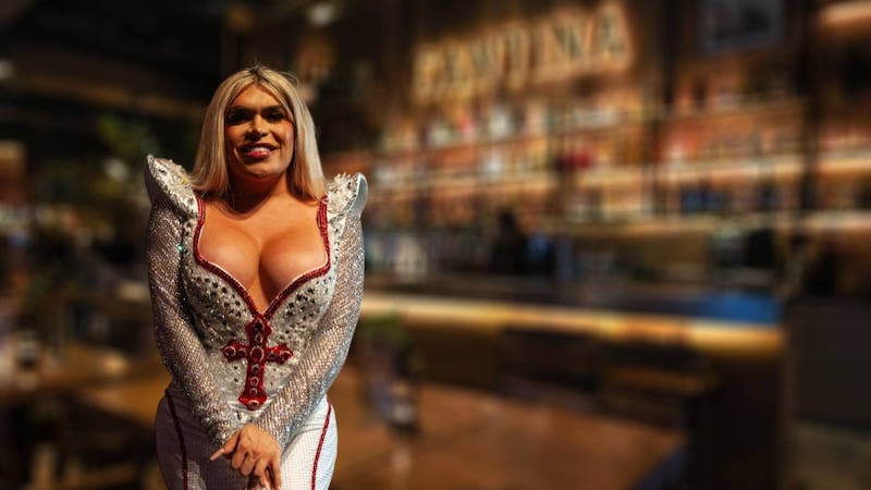 ‘La Lokaa’: Así es la cantina de Wendy Guevara frente al Ángel