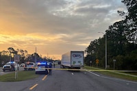 Mexicano muere atropellado al huir de un operativo del ICE en Florida: ‘Se atravesó corriendo’