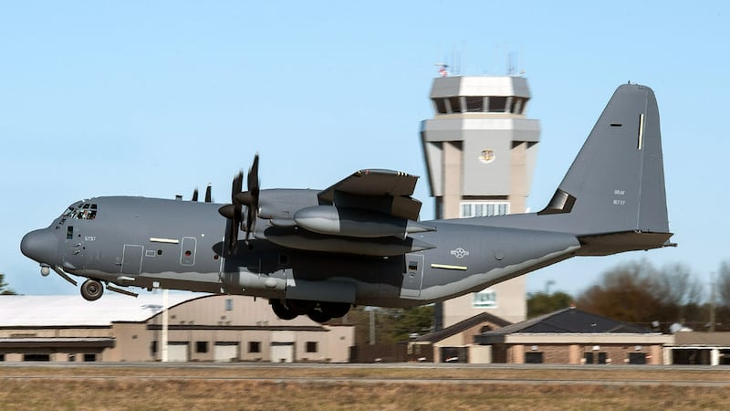 Avión militar de Turquía se estrella en Georgia con 20 personas a bordo