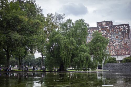 UNAM, en alerta: Desalojan y suspenden actividades en Facultad de Economía por amenaza de bomba