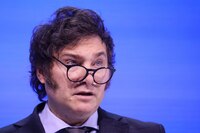 Argentinos al grito de guerra vs. Milei: Provincia crea su propia moneda en protesta por austeridad