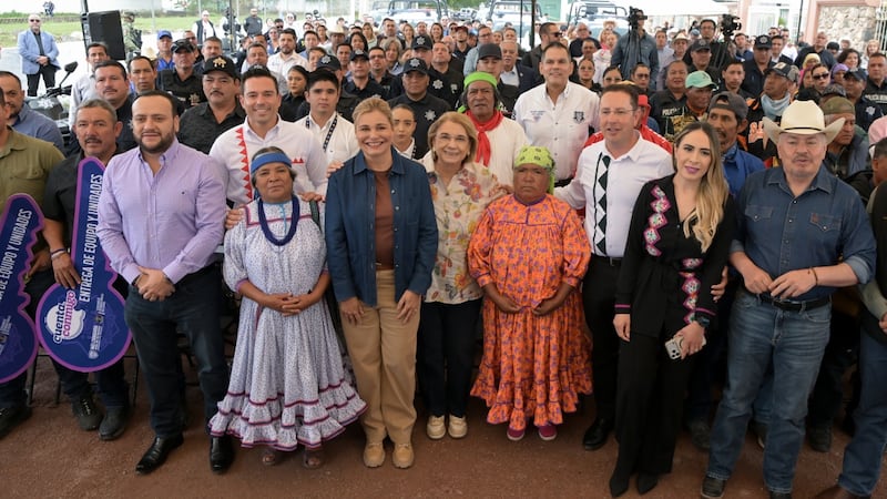 Maru Campos refuerza seguridad en la región de Guachochi con entrega de patrullas y equipamiento policial