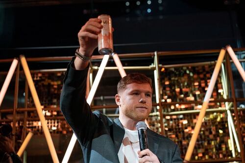 ‘Canelo’ revela que sí sacó gente de los XV años de su hija: ‘Nada que ver con los artistas’