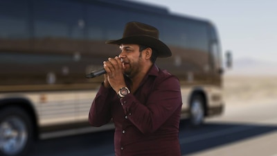 El autobús donde viajaba Marco Flores con la banda Jerez fue balaceado por un grupo de personas en la carretera. (Foto: Cuartoscuro/IAGemini)