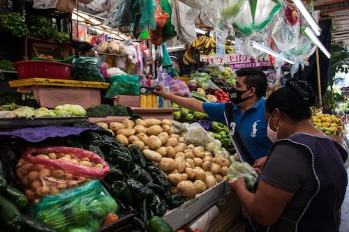 Inflación ‘alivia’ a mexicanos en diciembre: Se desacelera a 3.69%, más de lo esperado por analistas