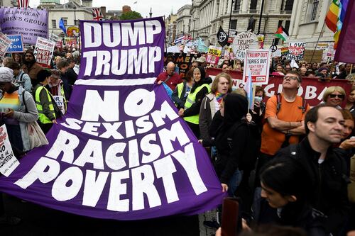 Miles protestan en Londres contra Trump, pero menos que el año anterior