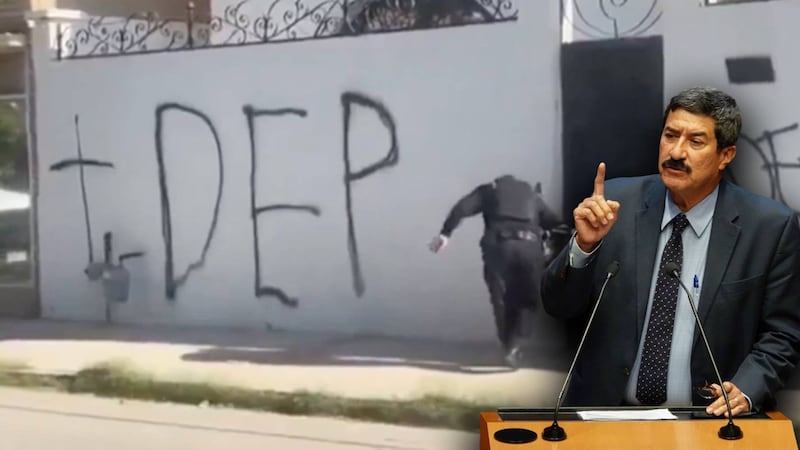 Dejan corona fúnebre en casa de Javier Corral