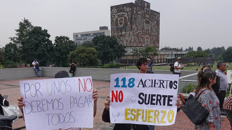 La UNAM, punto y coma