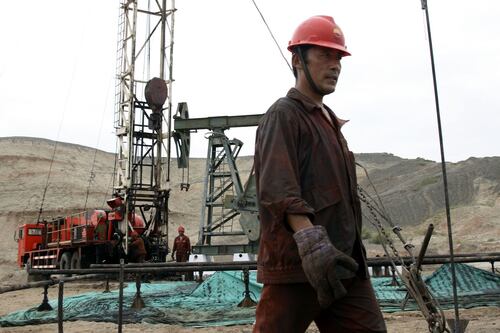 En China instan a 'copiarle' a México la estrategia de coberturas petroleras