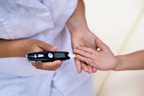 ¿Qué es la diabetes infantil y cuáles son los factores de riesgo en niños?