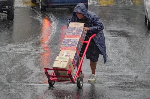 ¡Cuidado con el ‘aironazo’! Frente Frío 42 azota CDMX con vientos fuertes y temperaturas de hasta 4 grados