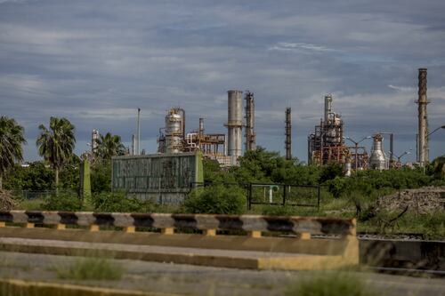CRE multa a Pemex por arreglos en primera temporada abierta
