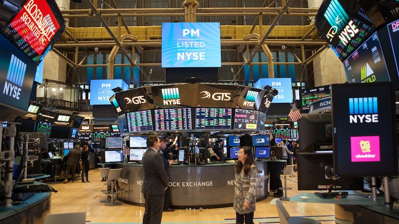 Wall Street cierra al alza y Dow Jones toca récord; BMV gana 0.53% semanal