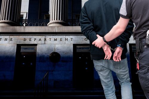 Tesoro de EU endurece medidas y advierte a bancos: Narcos de México usan redes chinas para lavar dinero