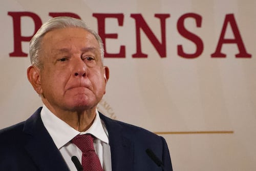 La desacralización de Andrés Manuel