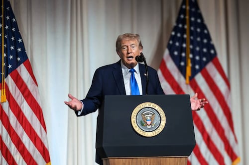 Ahora va a meterse al Reino Unido: Trump dice que Starmer renunciará como primer ministro