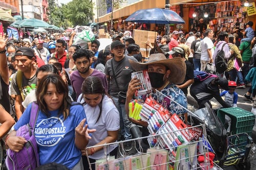 Baja desempleo, repuntan niveles de informalidad en 2025