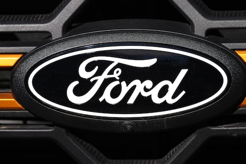 No mires acá, Trump: Compañía china Geely se hace con una fábrica de Ford en España