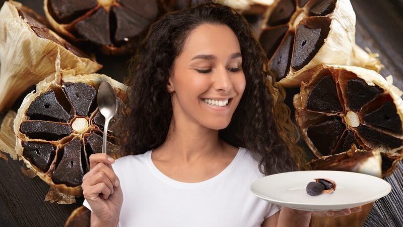 ¿Qué beneficios tiene el ajo negro en ayunas, más saludable que el crudo?