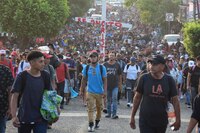 Nueva caravana con 3 mil migrantes sale de Tapachula