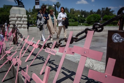 Diputados aprueban reforma para expedir la ley general en materia de feminicidio
