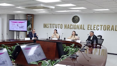 Este lunes 8 de junio, el INE presentó la nueva credencial para votar.