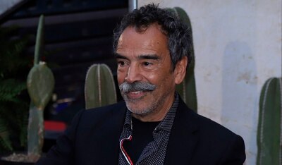 Señaló que los grupos intelectuales viven en un mundo de ficción