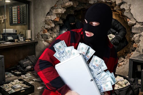 La Casa de Papel, versión Puebla: Ladrones hacen boquete y roban un millón de pesos en Casa de Cambio