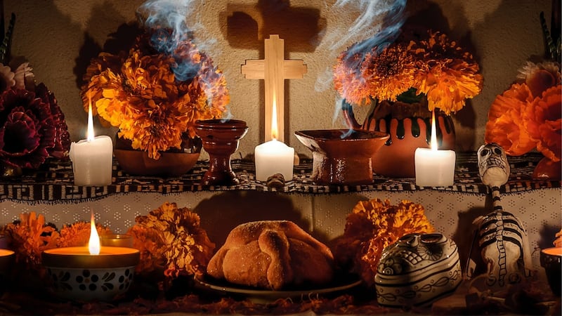 ¿Qué significa cada nivel en el altar de Día de Muertos?
