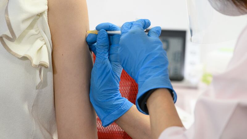 Vacuna COVID de Novavax es 93% efectiva contra variantes más peligrosas del COVID: estudio