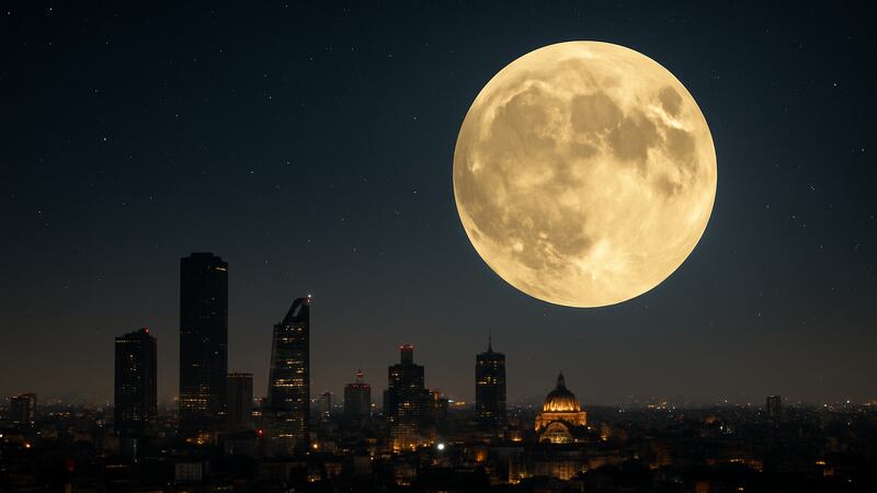 La ‘Luna Fría’ despide el 2025 a lo grande: ¿Cuándo y cómo ver la última superluna del año en México?