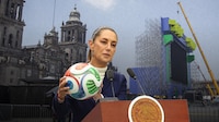 ¿Sheinbaum sí verá el México vs. Sudáfrica? Evalúa ir al Fan Fest del Zócalo por amenazas de protestas