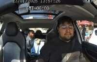 Graban a pasajera que amenaza a conductor de taxi por app: ‘Avanza o te vas cinco años a la cárcel’