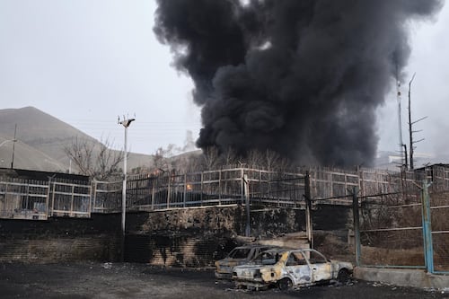 La ‘lluvia negra’ en Irán: El efecto irreversible de la guerra y la contaminación tóxica que durará décadas