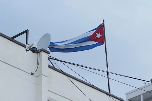 Se le cierra otra puerta a Cuba: Ecuador declara persona non grata a embajador cubano