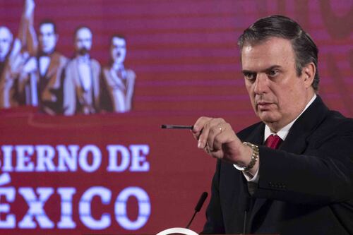 Marcelo Ebrard, designado coordinador de acciones para la reconversión hospitalaria