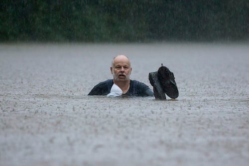 Paso de 'Imelda' provoca más de mil rescates en Texas
