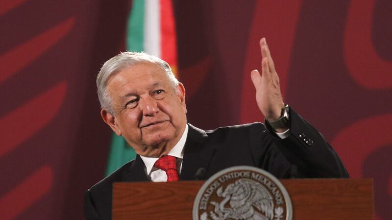 Compra de Twitter se congeló porque había ‘pajarracos’ y no ‘palomitas’: AMLO