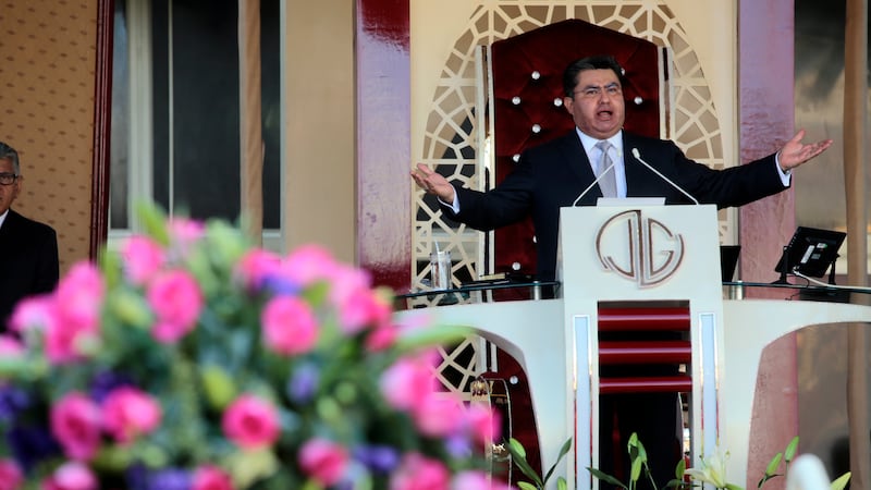 ¿Naasón García, líder de ‘La Luz del Mundo’, fue homenajeado en Bellas Artes? Esto sabemos