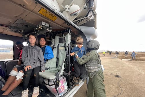 ‘Rachel’ deja a 32 personas incomunicadas en Ensenada: Ejército activa operativo de rescate