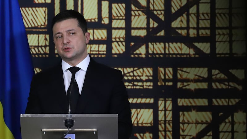 Ucrania, al final, tuvo que ceder: Zelenski acepta acuerdo con EU sobre recursos naturales