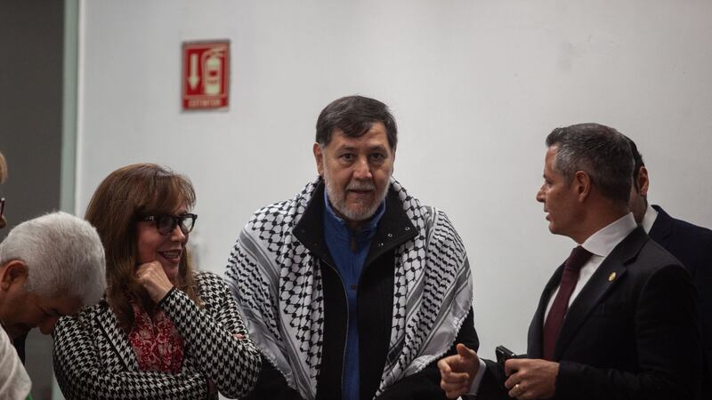 Noroña ‘volará bajo’: Senadora priista propone que Morena reporte al INE uso de vuelos privados