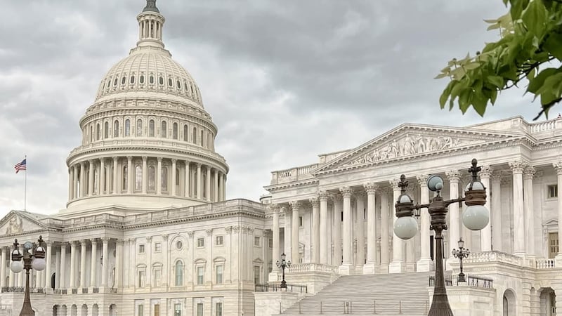 Trump atacó a Irán ‘sin permiso’ del Congreso: Senado de EU votará HOY para ‘frenar’ guerra con Teherán