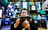 Wall Street gana pese a tensión EU-Irán; BMV sube 3.67% en un solo día