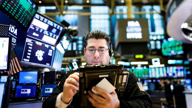 Wall Street gana pese a tensión EU-Irán; BMV sube 3.67% en un solo día