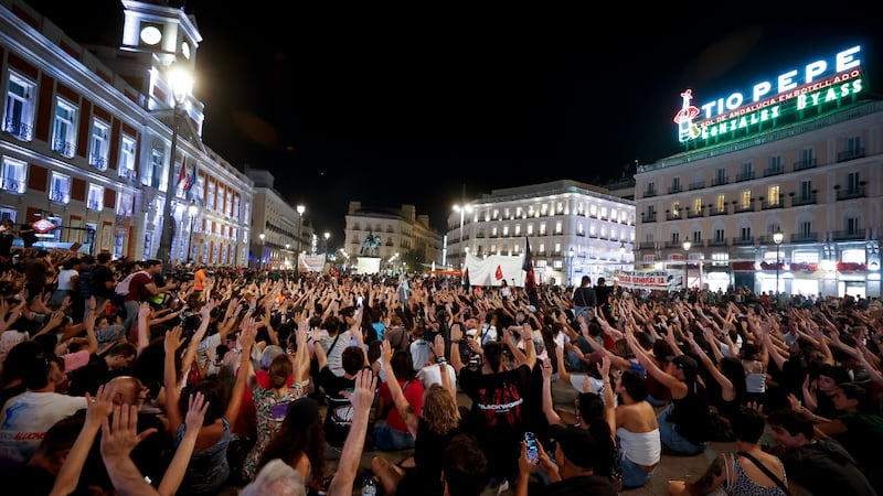 ‘Ni una Maricarmen más’: ¿Por qué el desalojo de una adulta mayor desató una protesta masiva en Madrid?