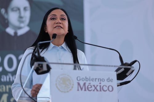 ‘Hay una ofensiva contra nuestro movimiento’: Ariadna Montiel toma protesta como dirigente de Morena