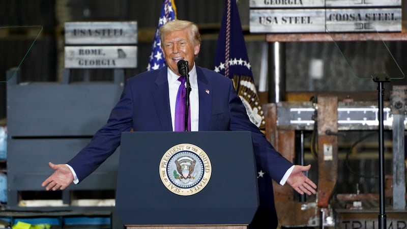 Trump ‘reta’ a Corte de EU: Anuncia arancel global del 10% bajo ‘otra ley’ comercial